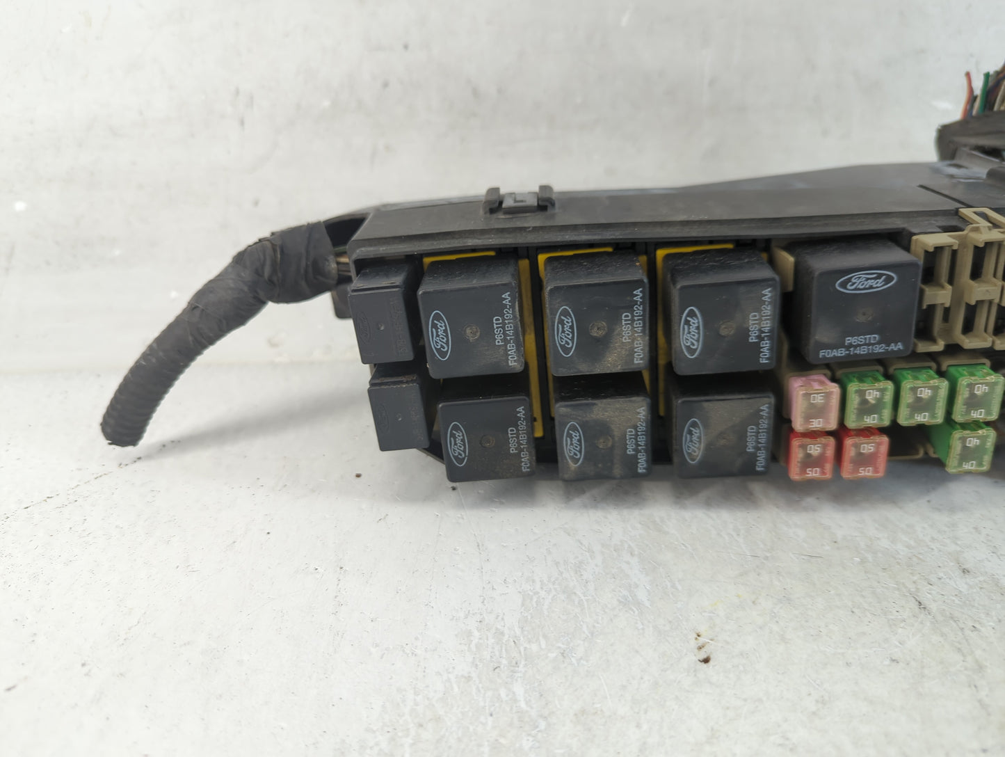 2001-2004 Mazda Tribute Fusebox Fuse Box Panel Relay Module Fits Fits 2001 2002 2003 2004 OEM Used Auto Parts - Oemusedautop