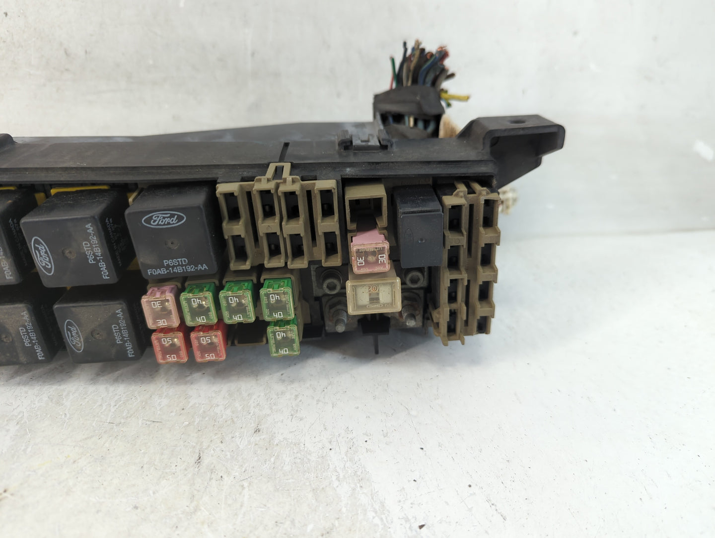 2001-2004 Mazda Tribute Fusebox Fuse Box Panel Relay Module Fits Fits 2001 2002 2003 2004 OEM Used Auto Parts - Oemusedautop