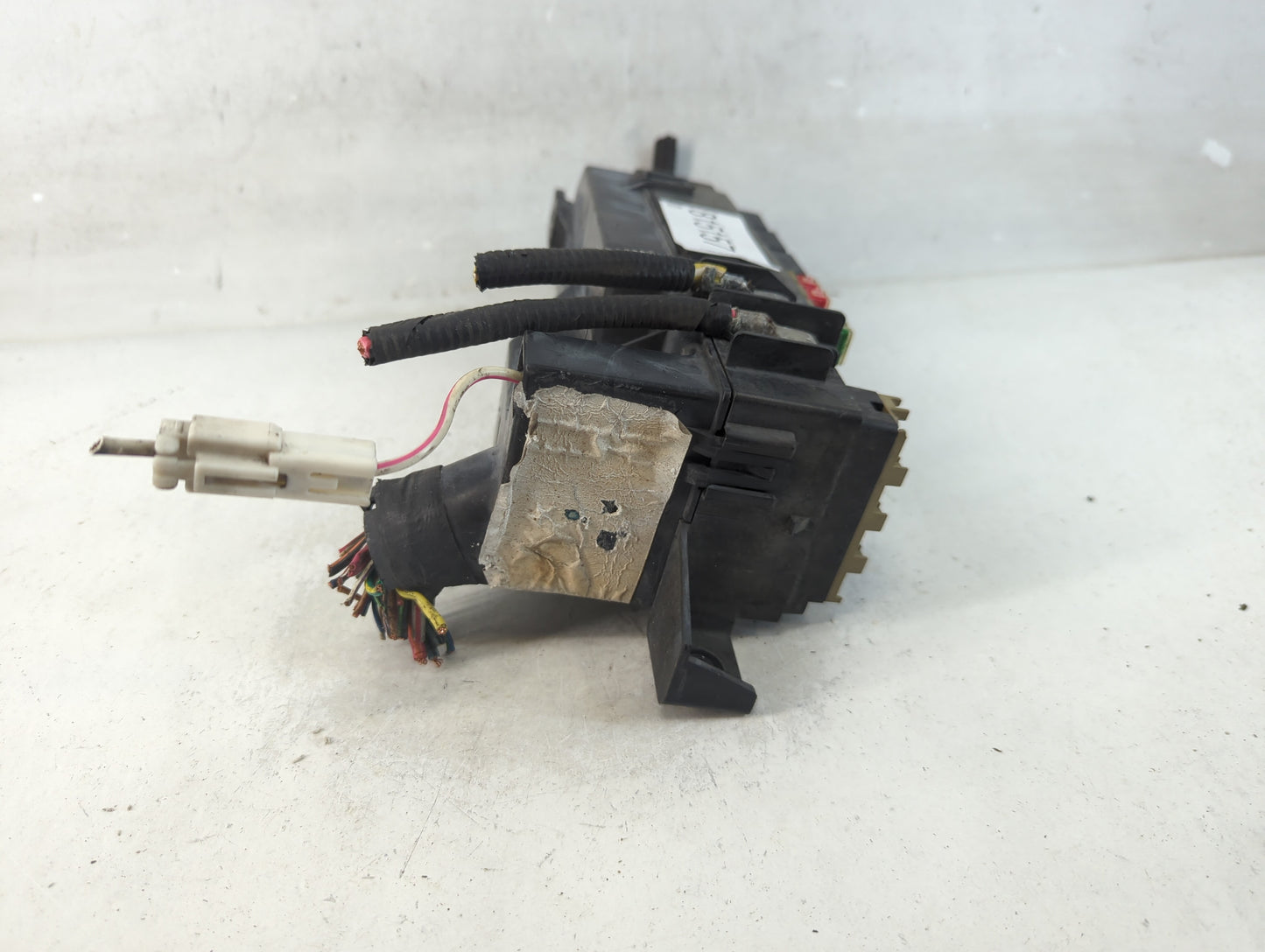 2001-2004 Mazda Tribute Fusebox Fuse Box Panel Relay Module Fits Fits 2001 2002 2003 2004 OEM Used Auto Parts - Oemusedautop