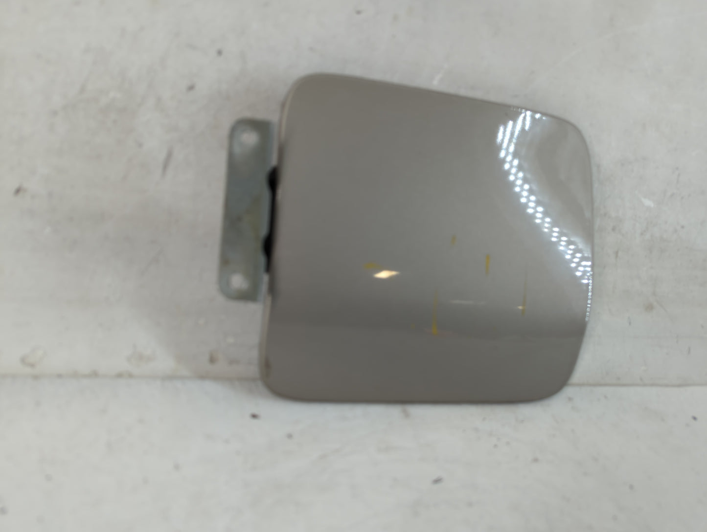 2001 Mazda Tribute Fuel Tank Door Lid Gas Tank - Oemusedautoparts1.com