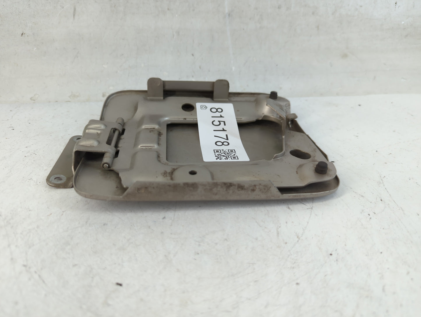 2001 Mazda Tribute Fuel Tank Door Lid Gas Tank - Oemusedautoparts1.com