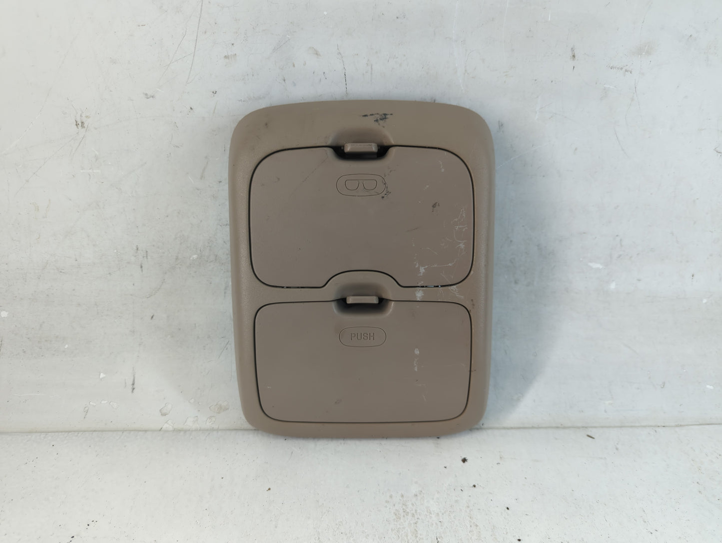 2001-2004 Mazda Tribute Overhead Roof Console Interior Dome Light - Oemusedautoparts1.com