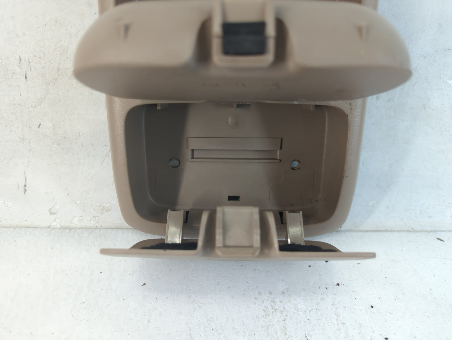 2001-2004 Mazda Tribute Overhead Roof Console Interior Dome Light - Oemusedautoparts1.com