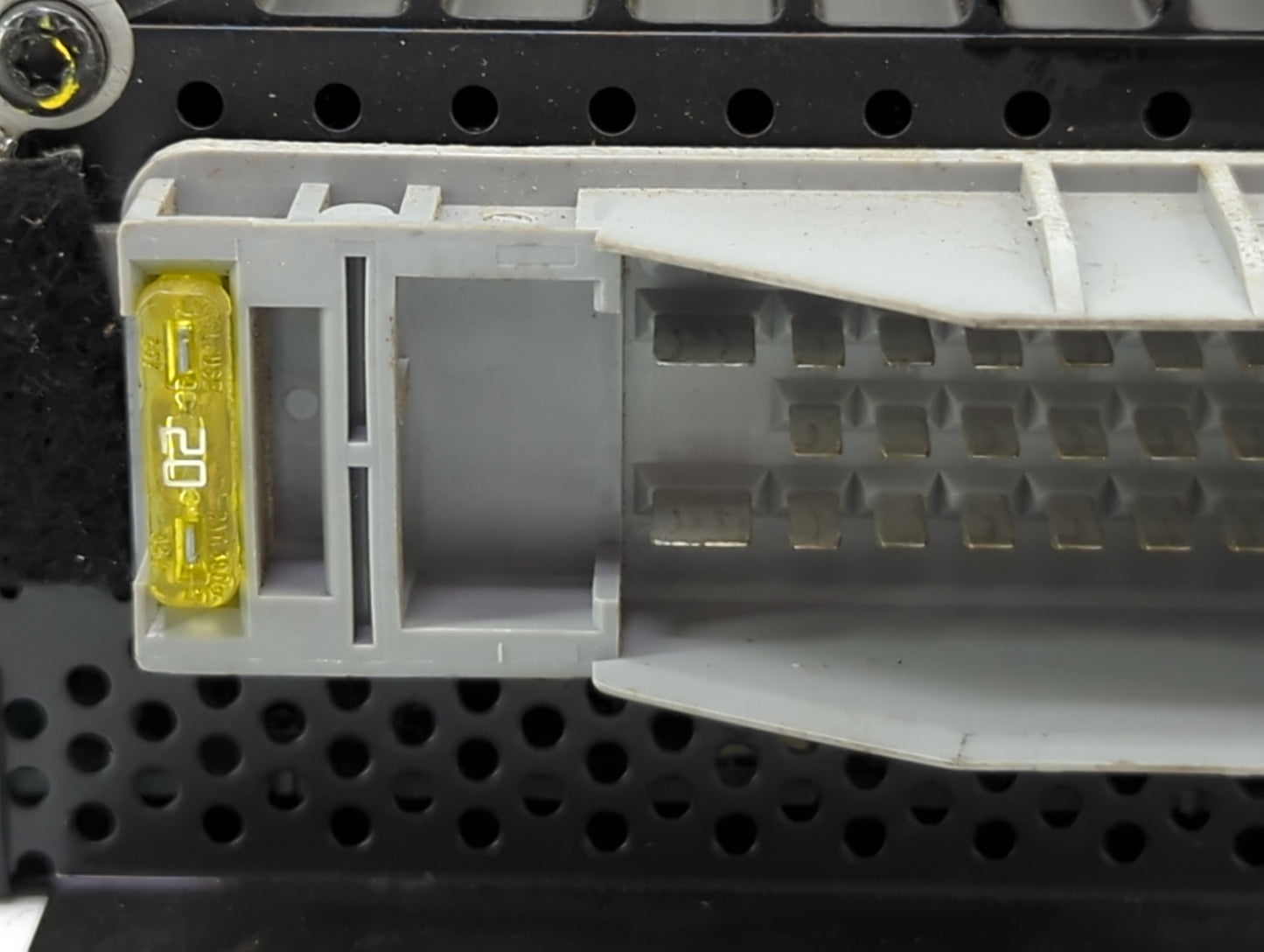 Mercedes-benz E-class Radio Speaker Amplifier 1464860 - Oemusedautoparts1.com