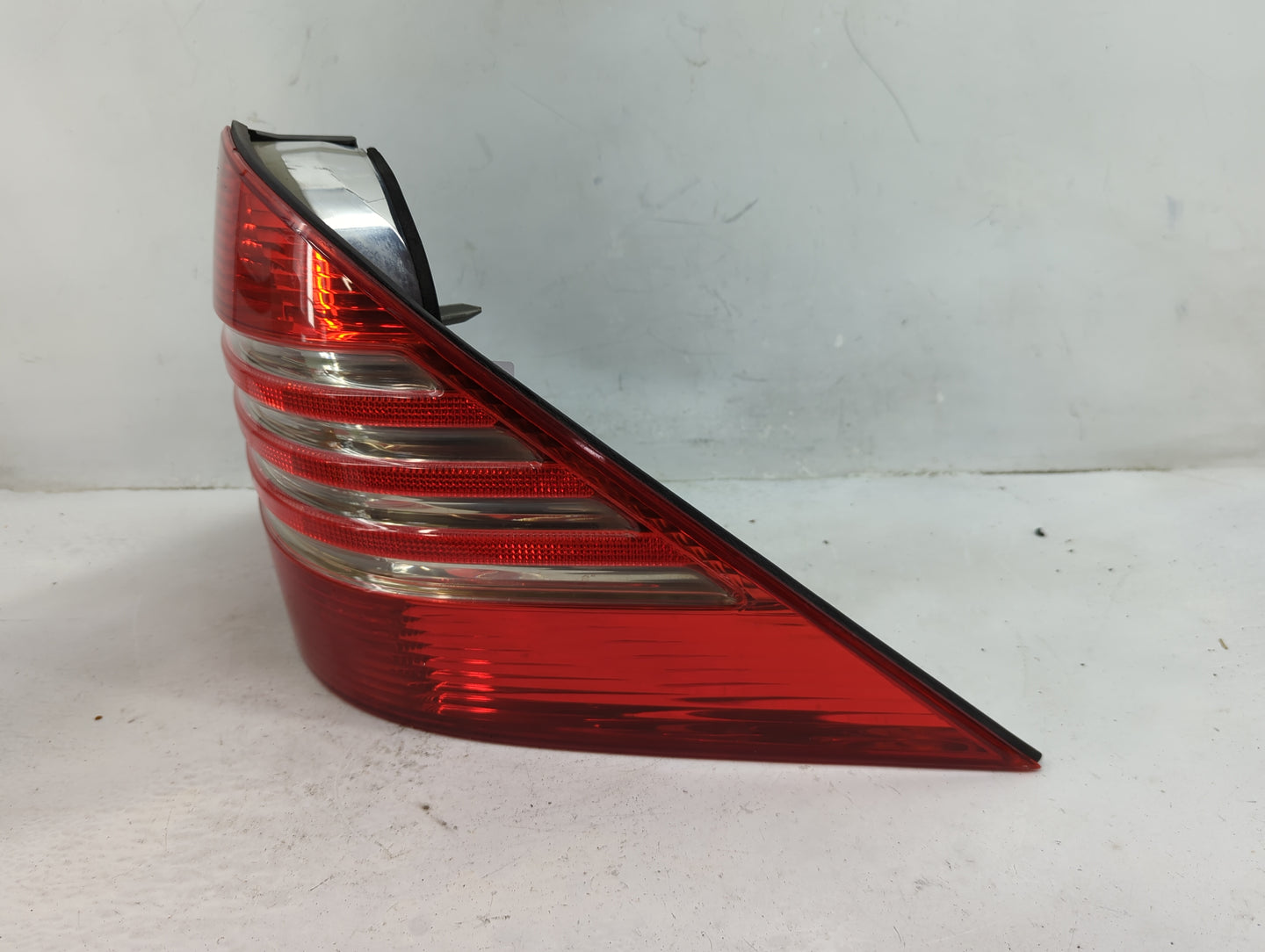 2000-2002 Mercedes-Benz S430 Tail Light Assembly Passenger Right OEM P/N:A220 820 08 64 255500 Fits Fits 2000 2001 2002 OEM 