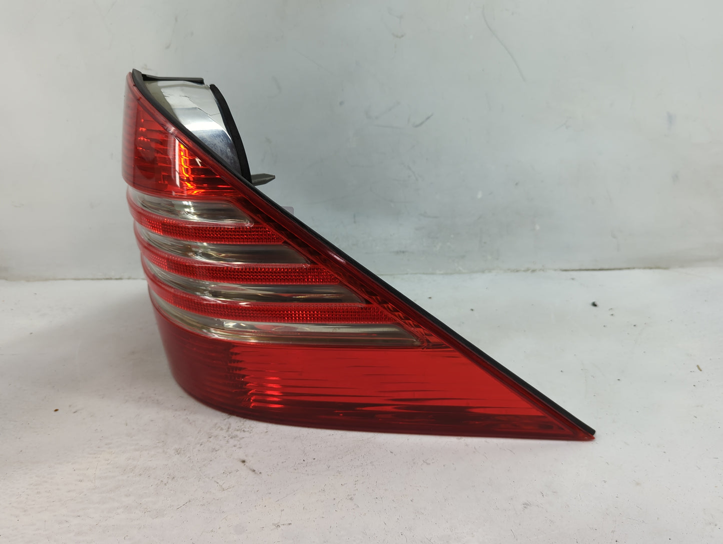 2000-2002 Mercedes-Benz S430 Tail Light Assembly Passenger Right OEM P/N:A220 820 08 64 255500 Fits Fits 2000 2001 2002 OEM 