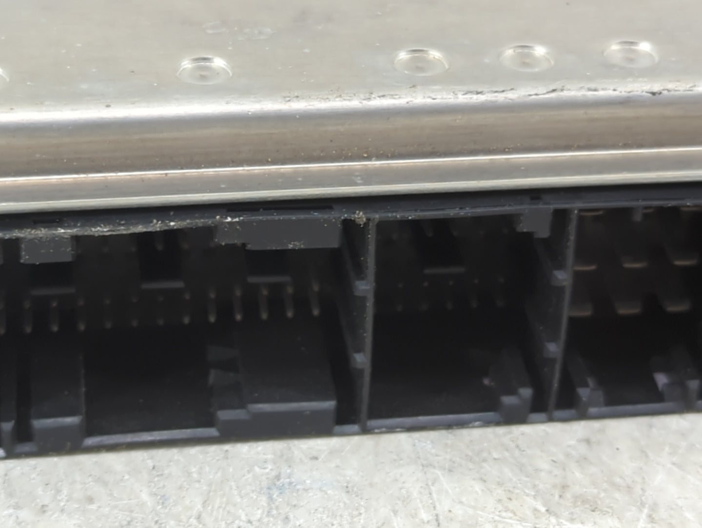 2001-2002 Mercedes-Benz Slk PCM Engine Control Computer ECU ECM PCU OEM P/N:A0275459332 0261206676 Fits Fits 2001 2002 OEM U