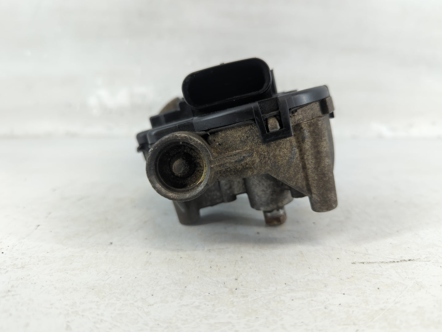 1999-2002 Mercury Cougar Front Windshield Wiper Motor P/N:8A016730SA Fits Fits 1999 2000 2001 2002 OEM Used Auto Parts - Oem
