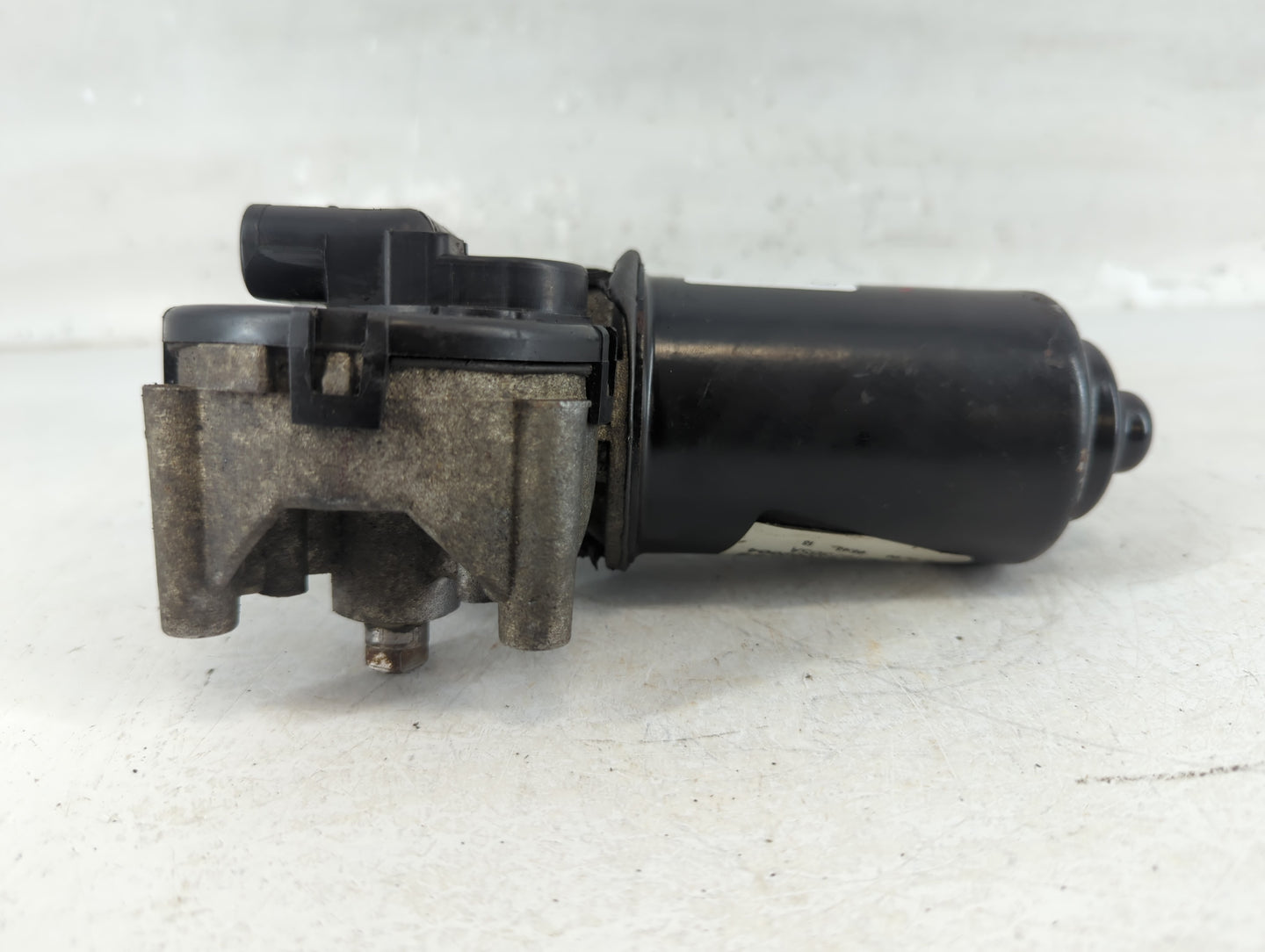 1999-2002 Mercury Cougar Front Windshield Wiper Motor P/N:8A016730SA Fits Fits 1999 2000 2001 2002 OEM Used Auto Parts - Oem