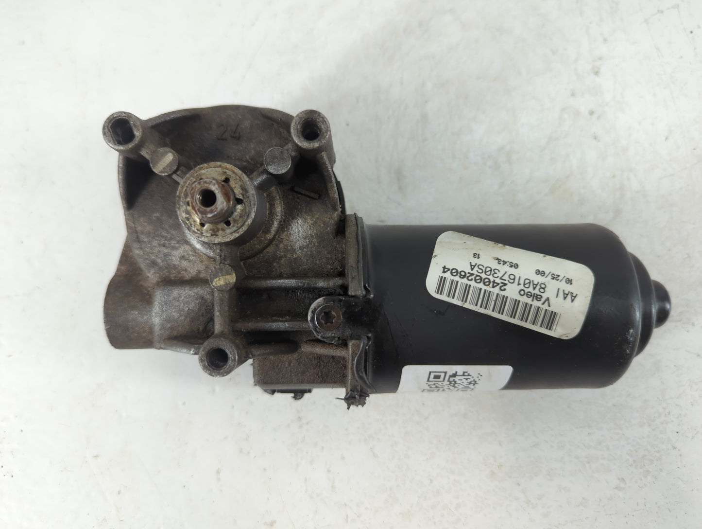 1999-2002 Mercury Cougar Front Windshield Wiper Motor P/N:8A016730SA Fits Fits 1999 2000 2001 2002 OEM Used Auto Parts - Oem