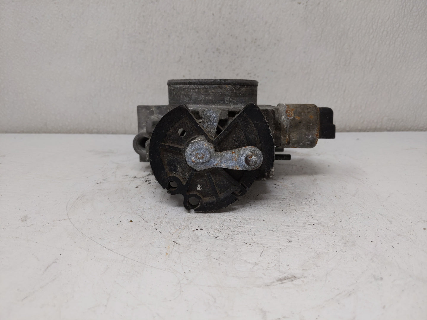 2001 Mercury Grand Marquis Throttle Body Fits OEM Used Auto Parts - Oemusedautoparts1.com