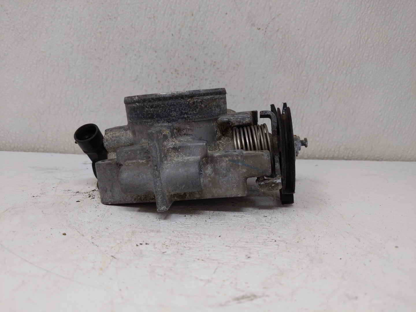 2001 Mercury Grand Marquis Throttle Body Fits OEM Used Auto Parts - Oemusedautoparts1.com