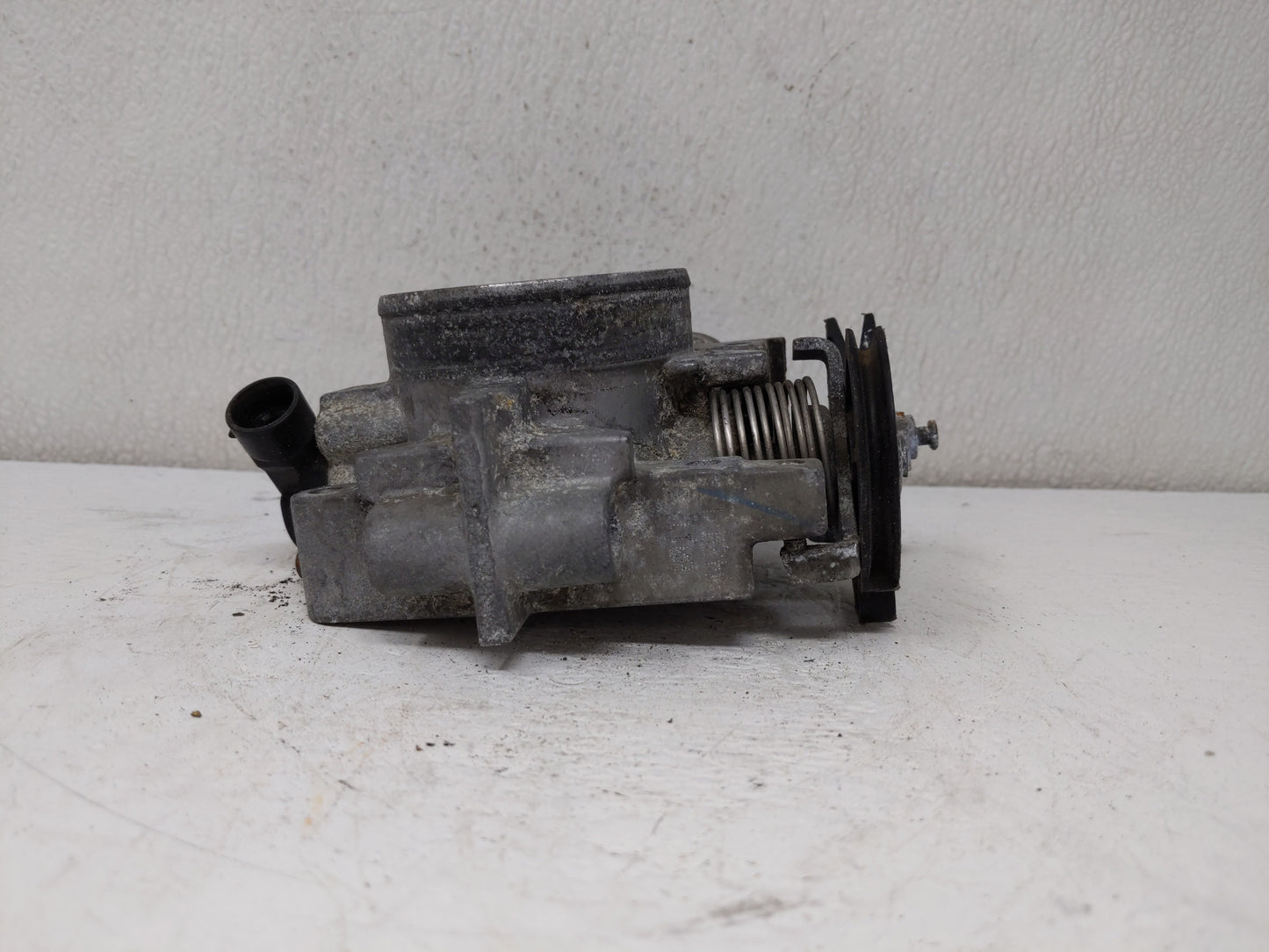 2001 Mercury Grand Marquis Throttle Body Fits OEM Used Auto Parts - Oemusedautoparts1.com