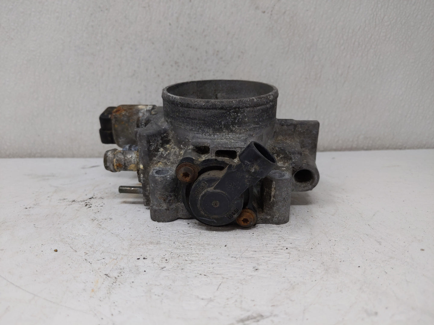 2001 Mercury Grand Marquis Throttle Body Fits OEM Used Auto Parts - Oemusedautoparts1.com