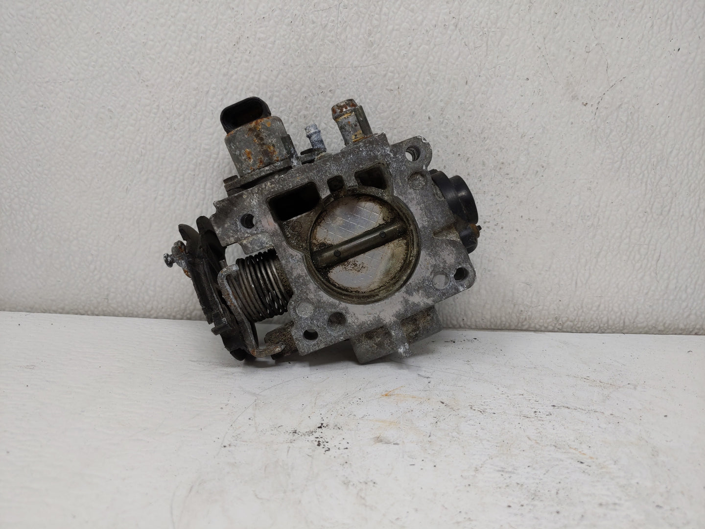 2001 Mercury Grand Marquis Throttle Body Fits OEM Used Auto Parts - Oemusedautoparts1.com