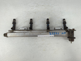 compare product 2001 Mercury Grand Marquis Fuel Injectors P/N:17200906 0021 2R Fits OEM Used Auto Parts