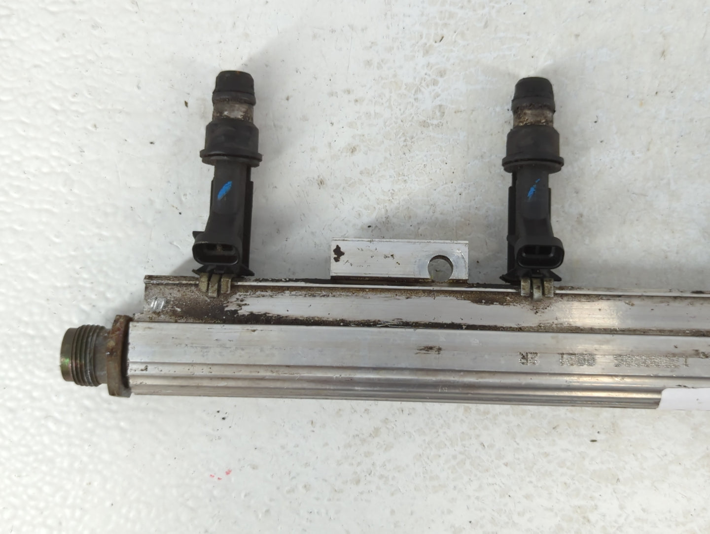 2001 Mercury Grand Marquis Fuel Injectors P/N:17200906 0021 2R Fits OEM Used Auto Parts - Oemusedautoparts1.com