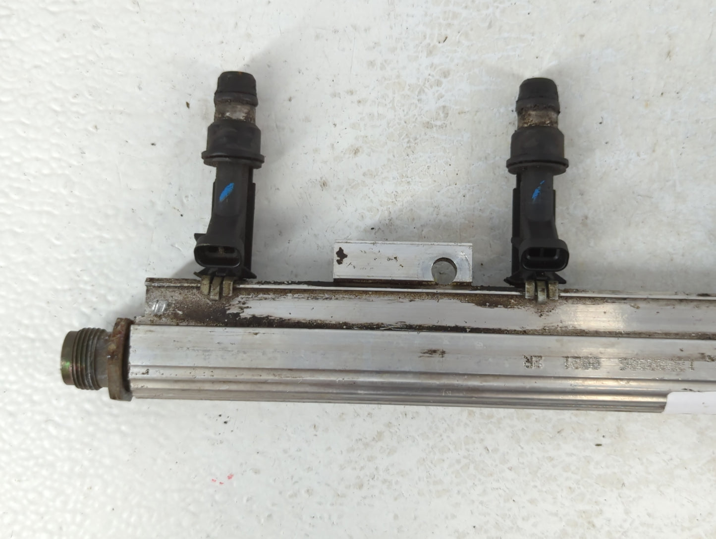 2001 Mercury Grand Marquis Fuel Injectors P/N:17200906 0021 2R Fits OEM Used Auto Parts - Oemusedautoparts1.com