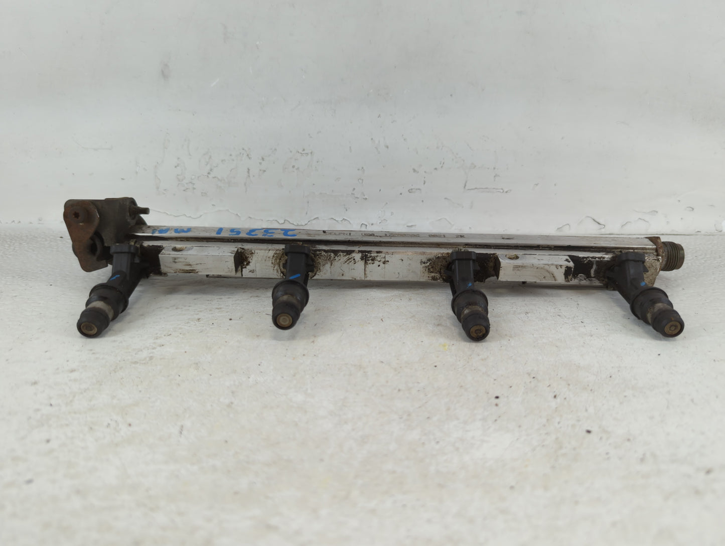 2001 Mercury Grand Marquis Fuel Injectors P/N:17200906 0021 2R Fits OEM Used Auto Parts - Oemusedautoparts1.com