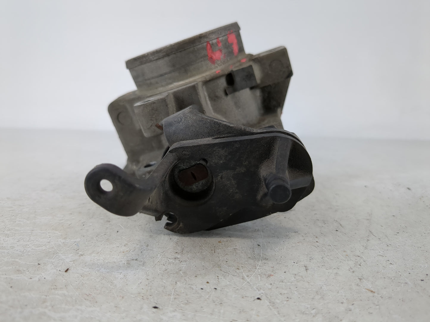 2000-2005 Mercury Sable Throttle Body P/N:FRRF 9B389 BA Fits Fits 2000 2001 2002 2003 2004 2005 2006 2007 OEM Used Auto Part