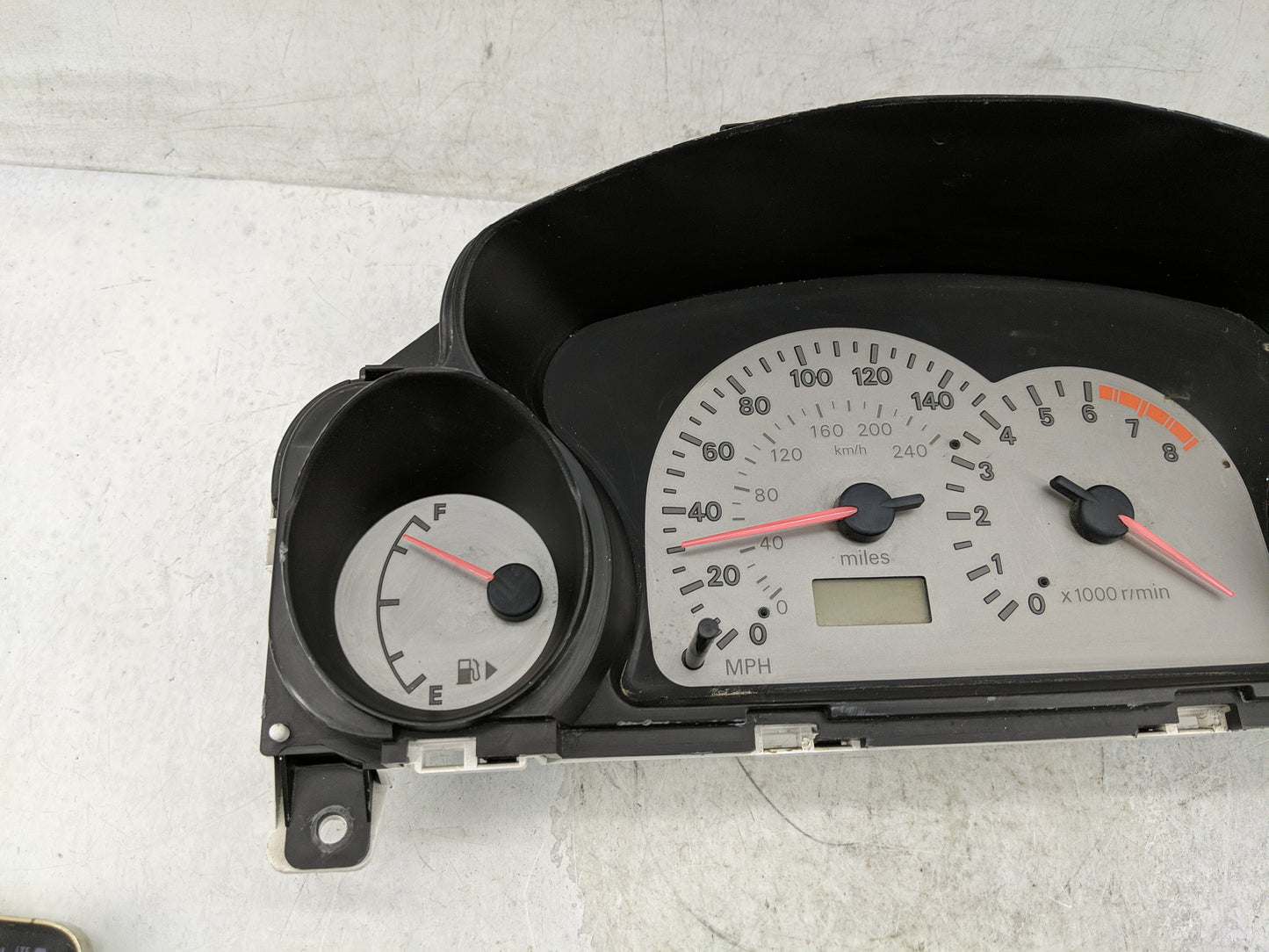 2000-2002 Mitsubishi Eclipse Instrument Cluster Speedometer Gauges Fits Fits 2000 2001 2002 OEM Used Auto Parts - Oemusedaut