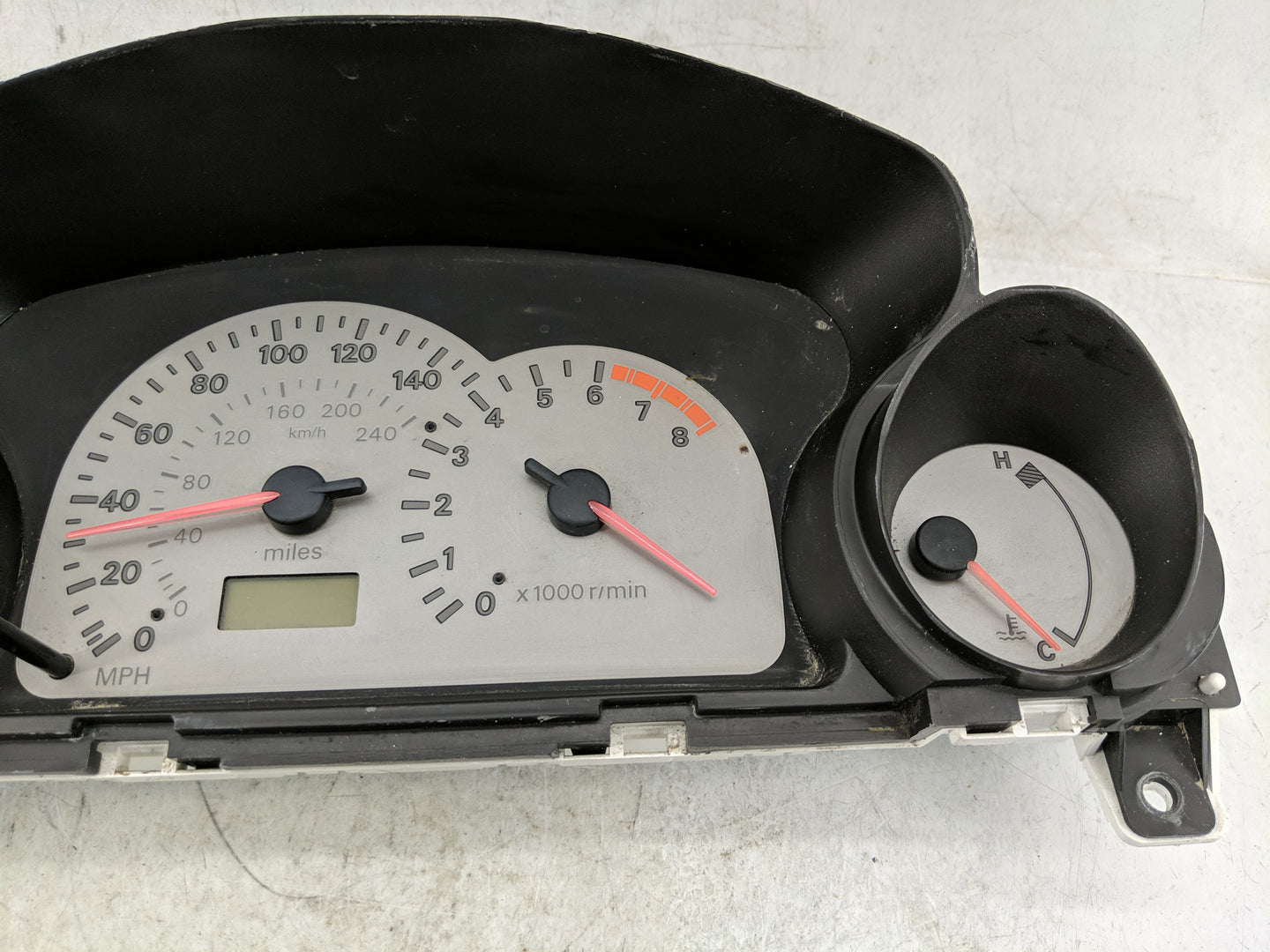 2000-2002 Mitsubishi Eclipse Instrument Cluster Speedometer Gauges Fits Fits 2000 2001 2002 OEM Used Auto Parts - Oemusedaut
