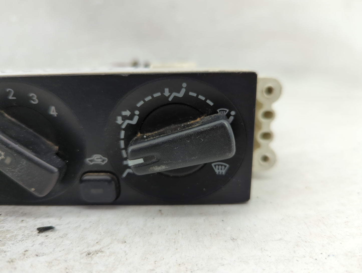 2000-2002 Mitsubishi Eclipse Climate Control Module Temperature AC/Heater Replacement Fits Fits 2000 2001 2002 OEM Used Auto