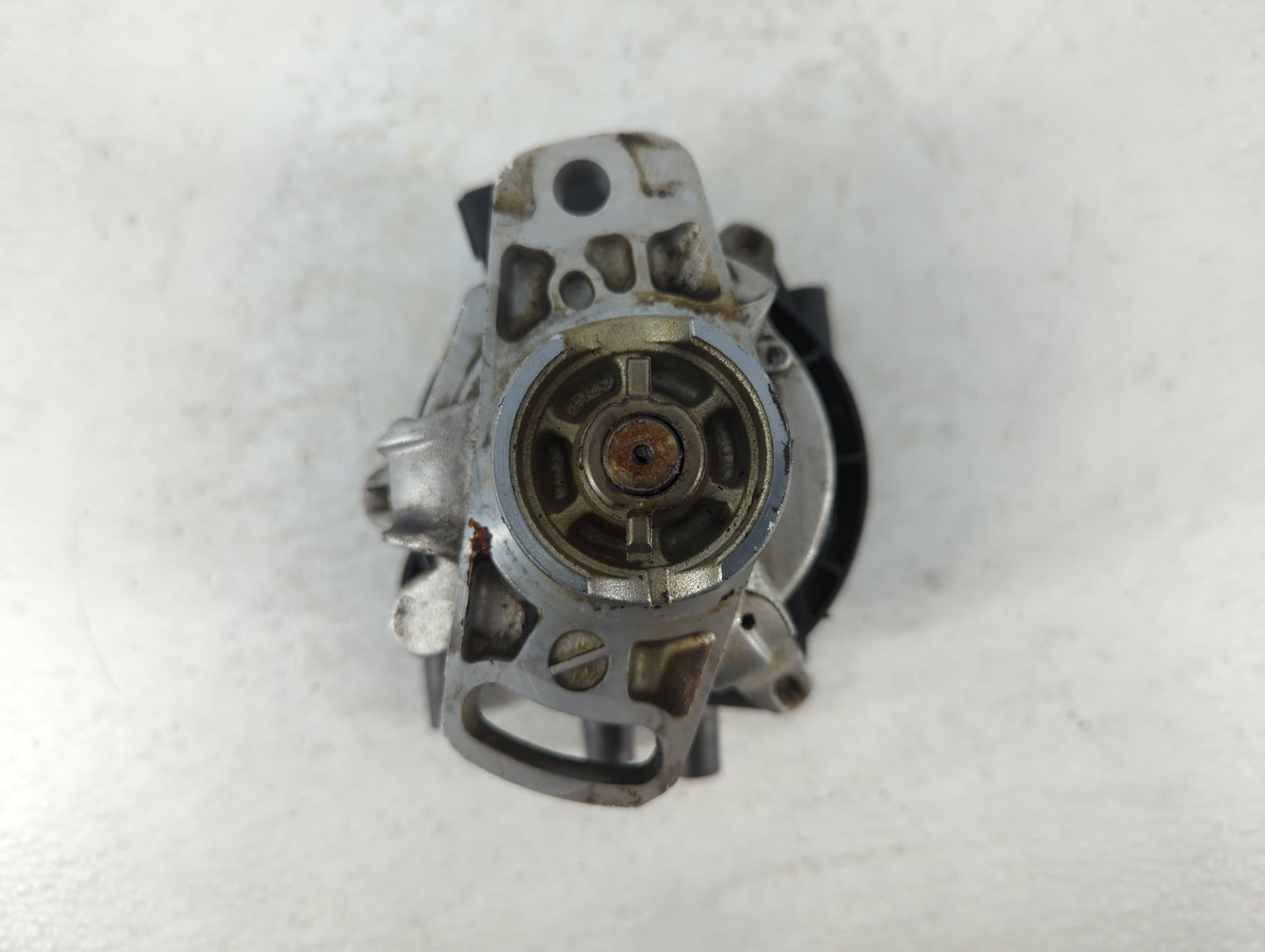 2000-2001 Mitsubishi Eclipse Engine Ignition Distributor OEM P/N:T0T57871A Fits Fits 1999 2000 2001 OEM Used Auto Parts - Oe