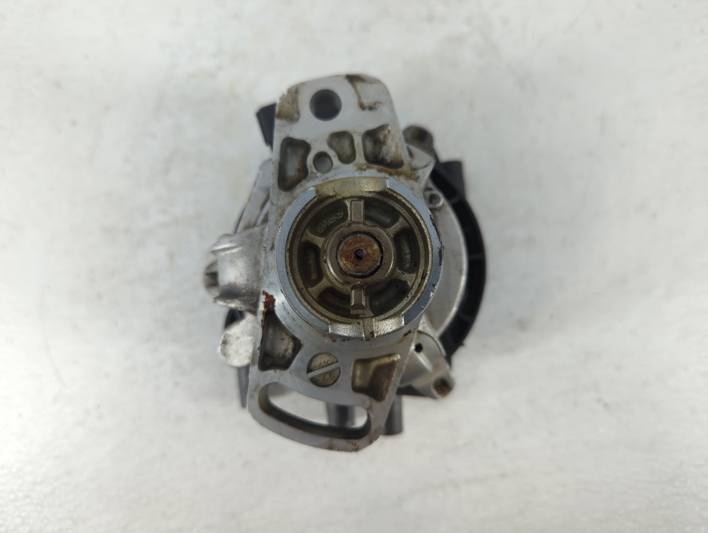 2000-2001 Mitsubishi Eclipse Engine Ignition Distributor OEM P/N:T0T57871A Fits Fits 1999 2000 2001 OEM Used Auto Parts - Oe