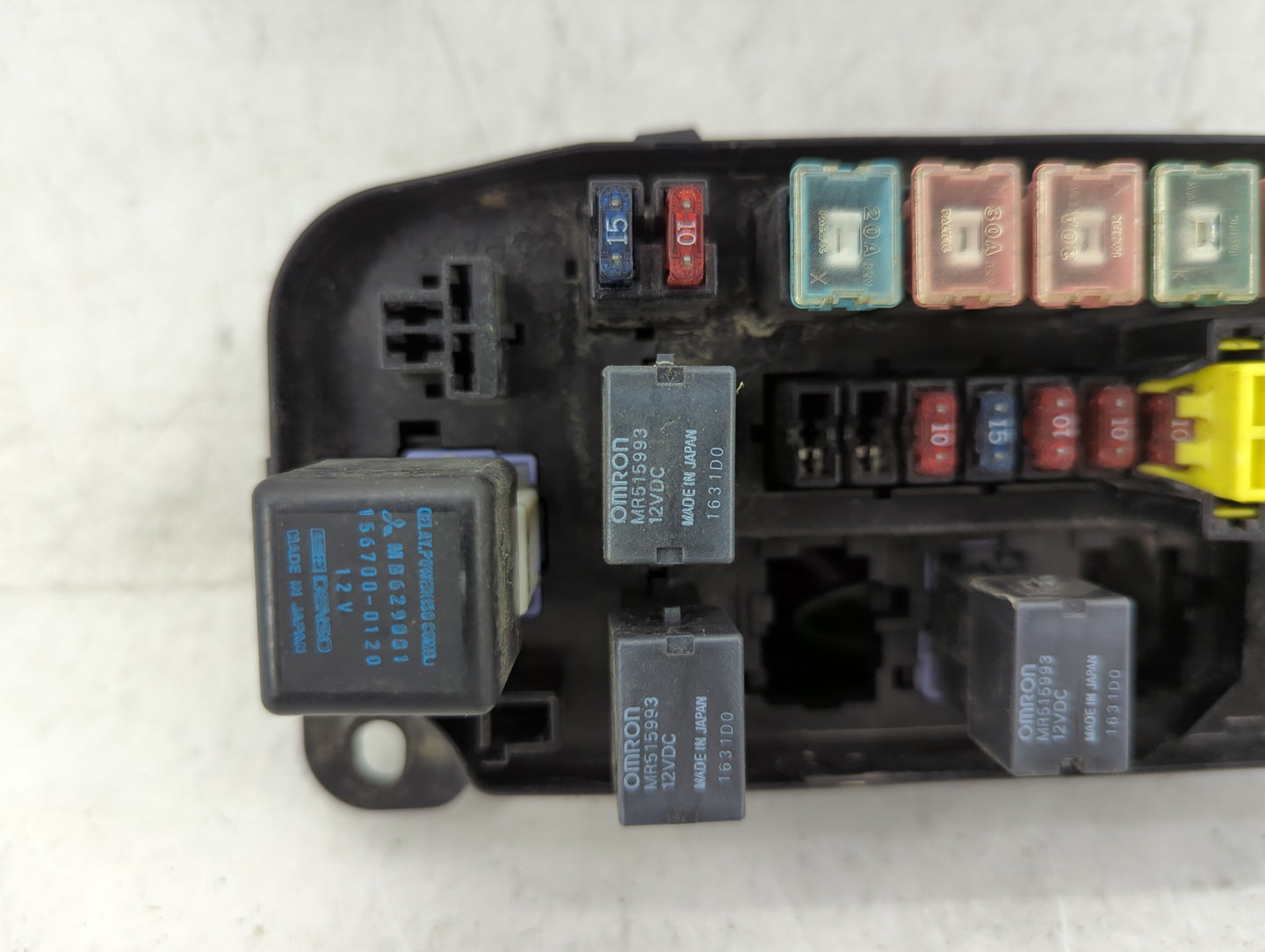 1999-2002 Mitsubishi Mirage Fusebox Fuse Box Relay Module Tipm - Oemusedautoparts1.com