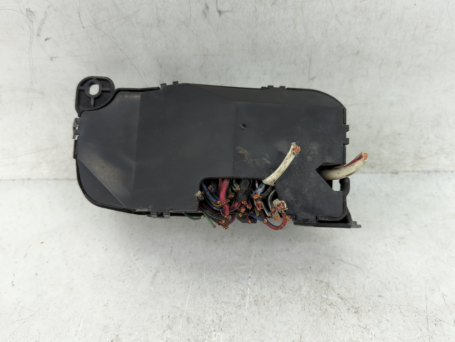 1999-2002 Mitsubishi Mirage Fusebox Fuse Box Relay Module Tipm - Oemusedautoparts1.com