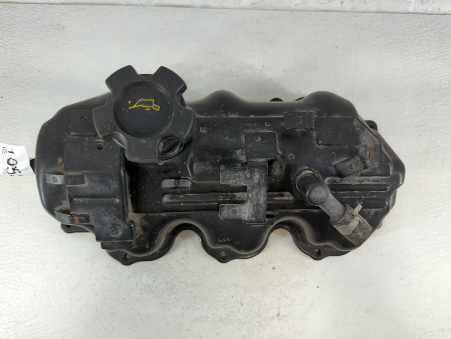2001 Nissan Frontier Driver Left Cylinder Head Valve Cover Fits OEM Used Auto Parts - Oemusedautoparts1.com