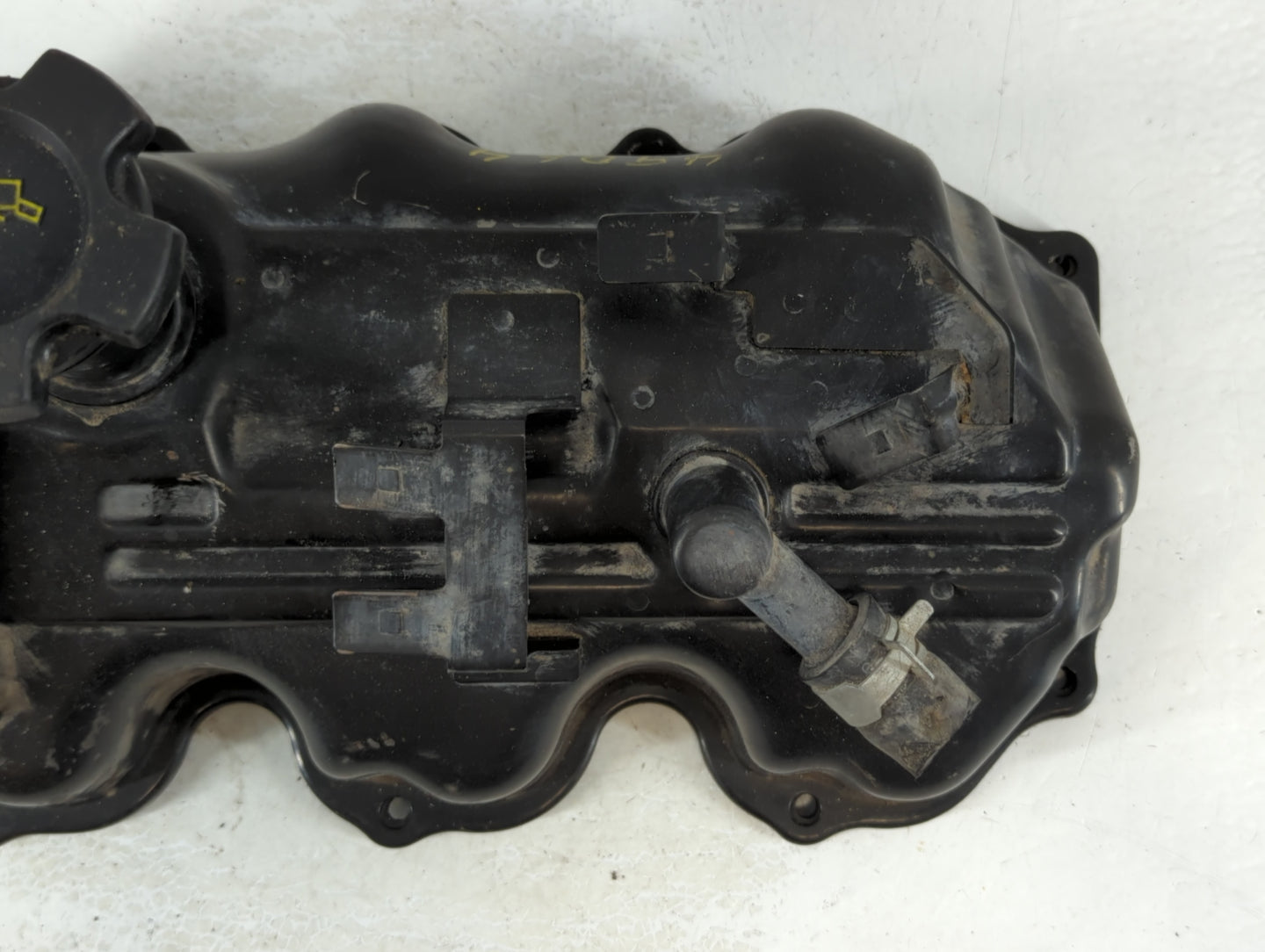2001 Nissan Frontier Driver Left Cylinder Head Valve Cover Fits OEM Used Auto Parts - Oemusedautoparts1.com