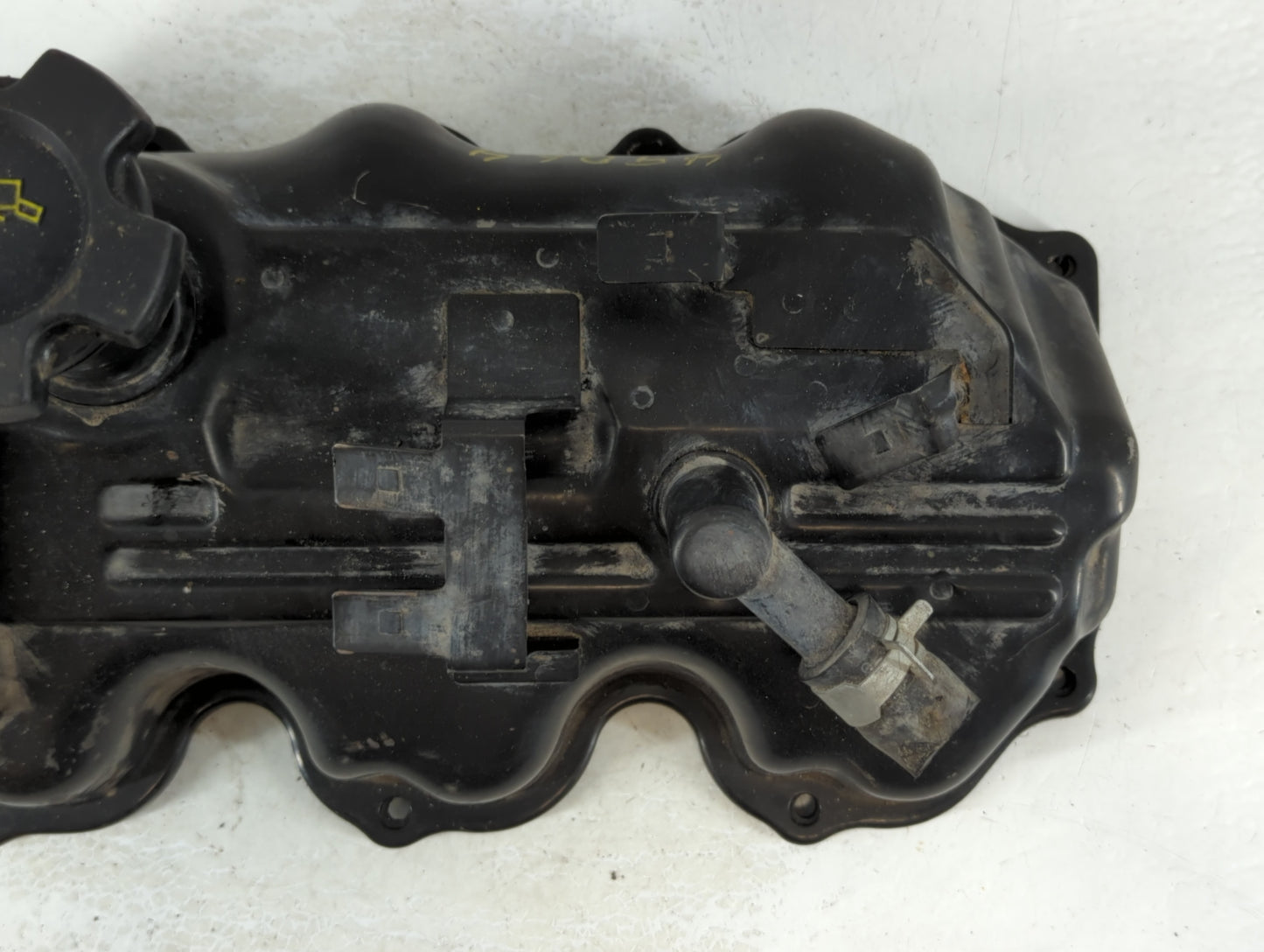 2001 Nissan Frontier Driver Left Cylinder Head Valve Cover Fits OEM Used Auto Parts - Oemusedautoparts1.com