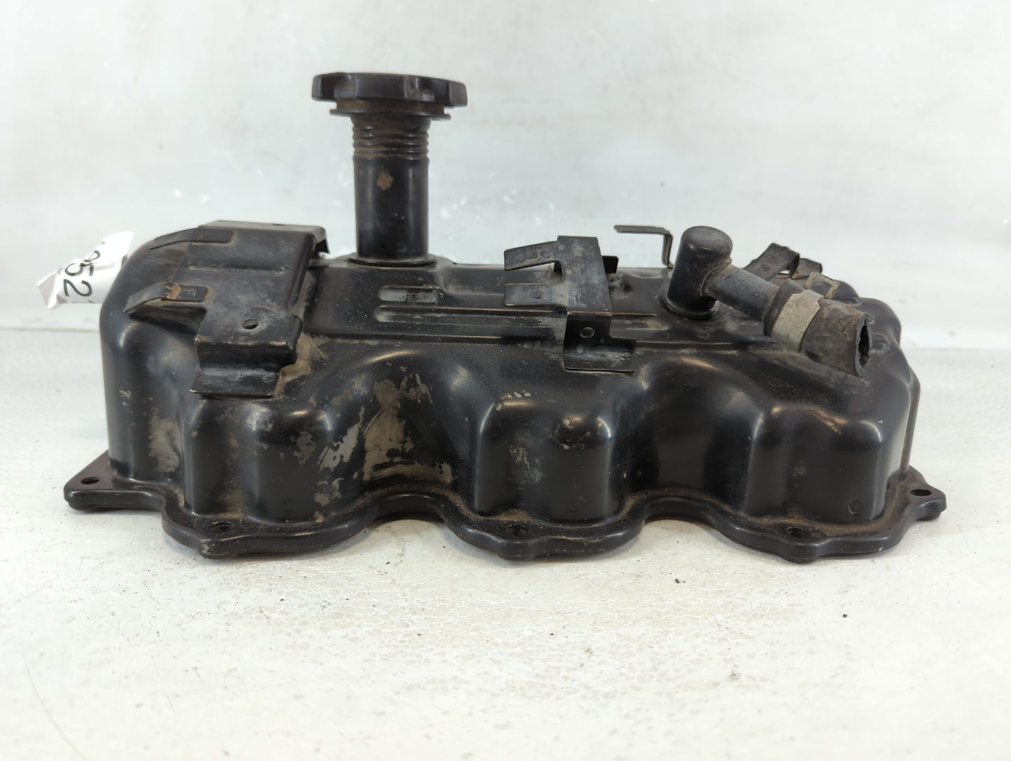 2001 Nissan Frontier Driver Left Cylinder Head Valve Cover Fits OEM Used Auto Parts - Oemusedautoparts1.com