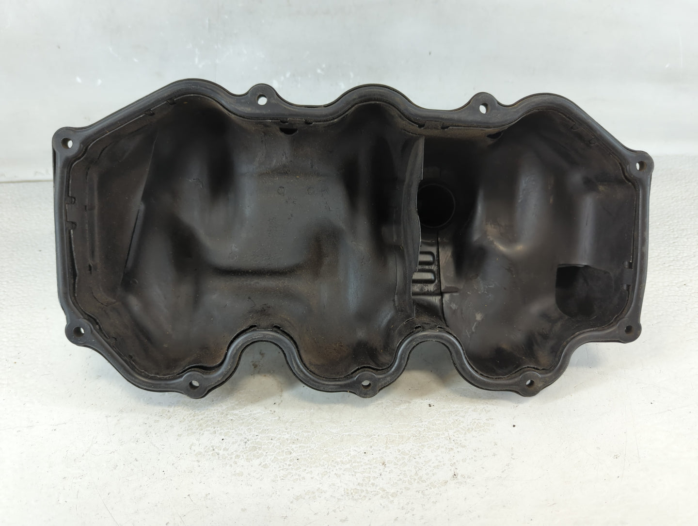 2001 Nissan Frontier Driver Left Cylinder Head Valve Cover Fits OEM Used Auto Parts - Oemusedautoparts1.com