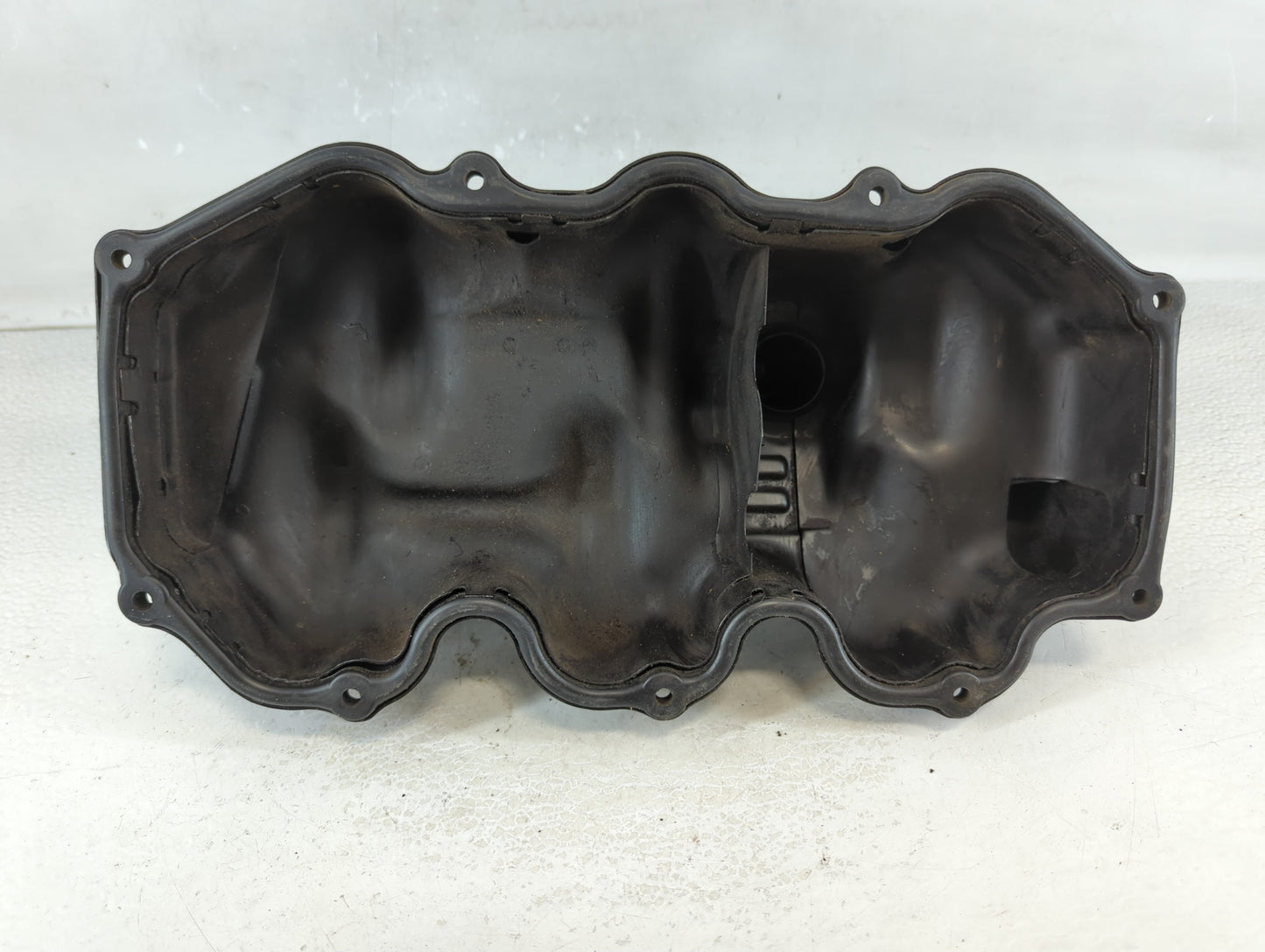 2001 Nissan Frontier Driver Left Cylinder Head Valve Cover Fits OEM Used Auto Parts - Oemusedautoparts1.com