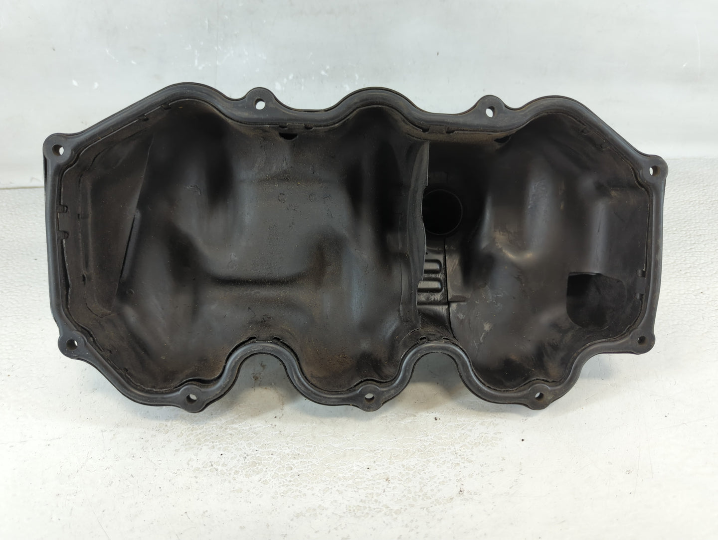 2001 Nissan Frontier Driver Left Cylinder Head Valve Cover Fits OEM Used Auto Parts - Oemusedautoparts1.com