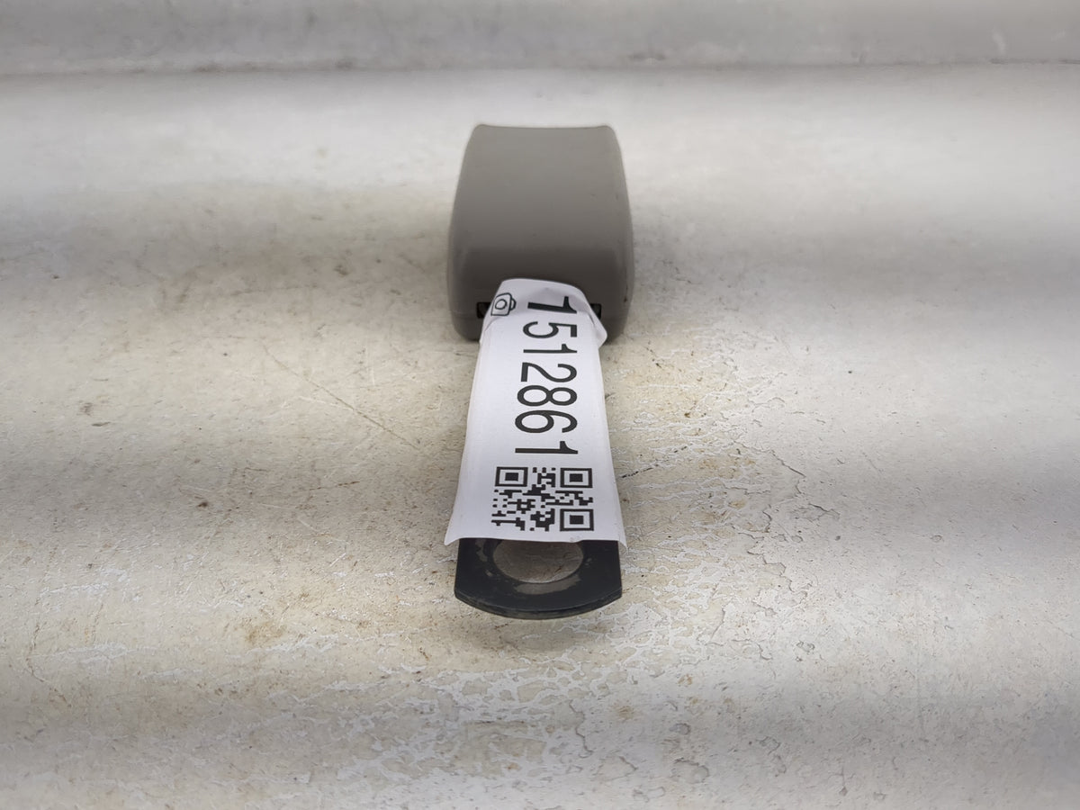 2001-2001 Nissan Maxima Passenger Front Seatbelt Buckle - Oemusedautoparts1.com