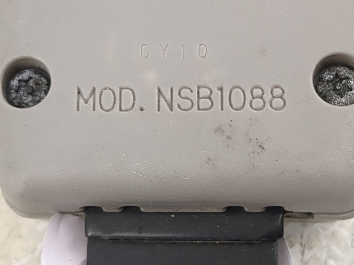 2001-2001 Nissan Maxima Passenger Front Seatbelt Buckle - Oemusedautoparts1.com