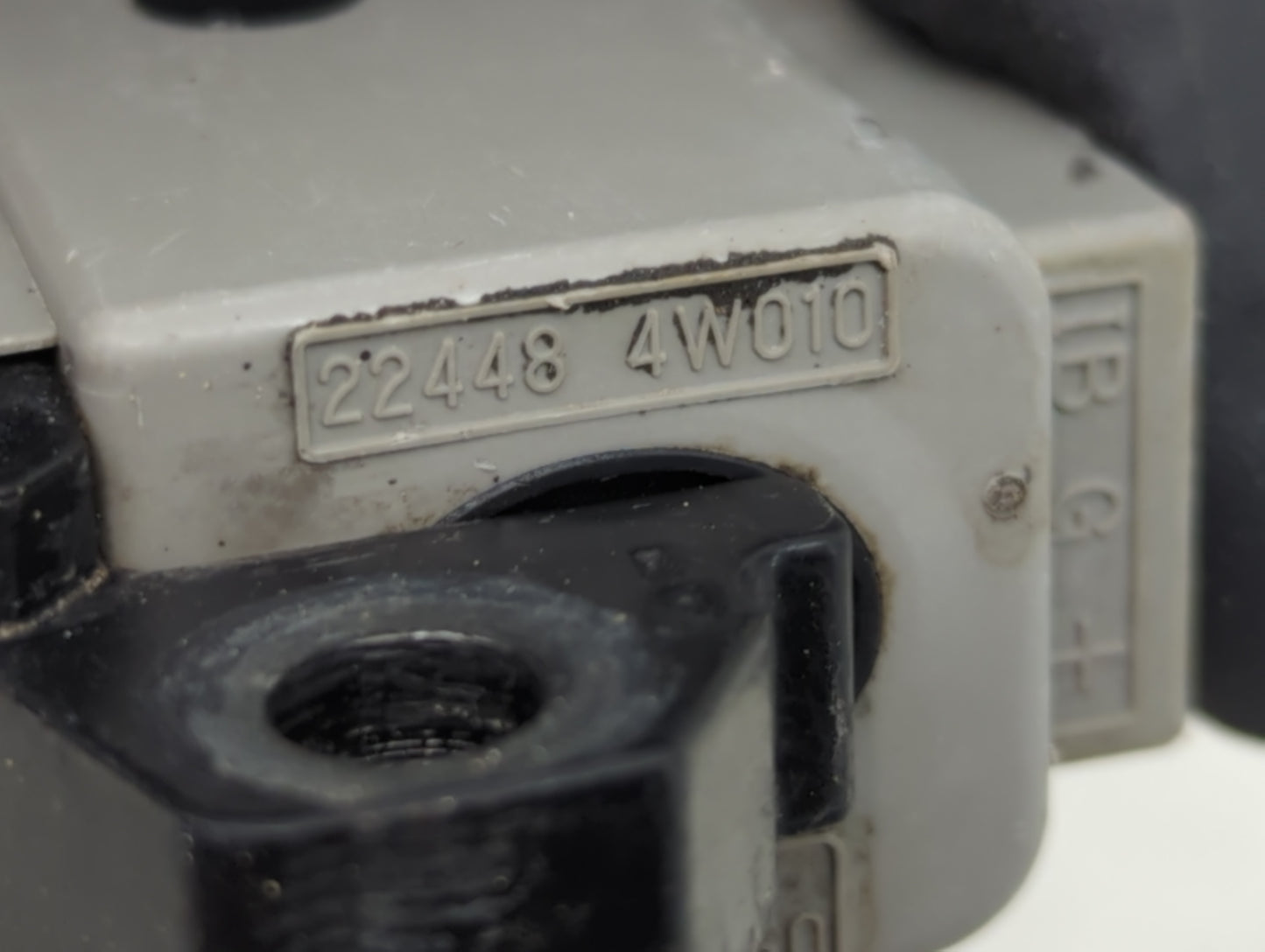 2001-2001 Nissan Pathfinder Ignition Coil Igniter Pack - Oemusedautoparts1.com