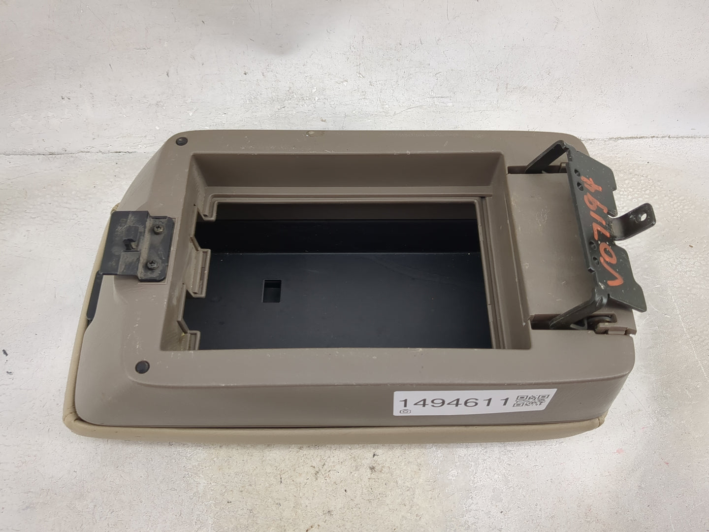 2001 Nissan Pathfinder Center Console Armrest Cover Lid Fits OEM Used Auto Parts - Oemusedautoparts1.com