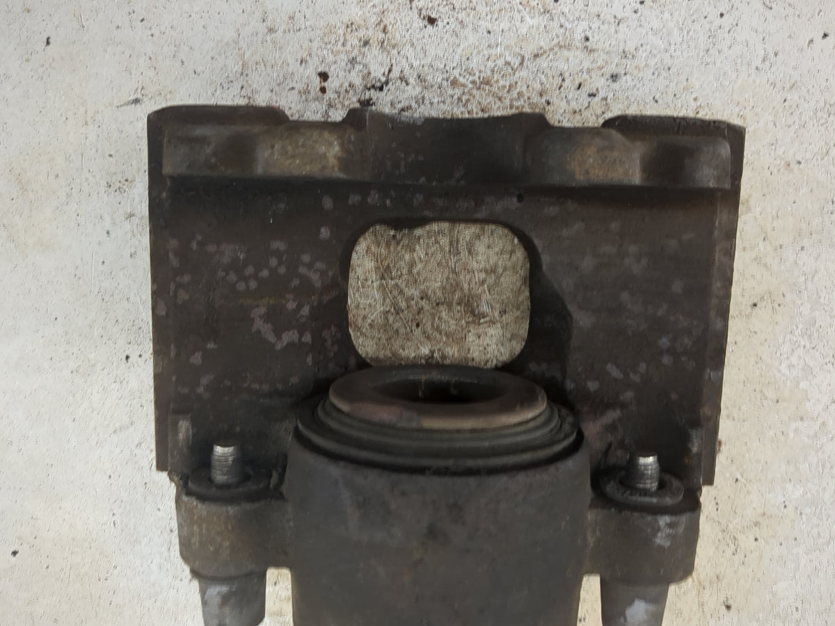 2001 Nissan Quest Front Passenger Right Brake Caliper - Oemusedautoparts1.com
