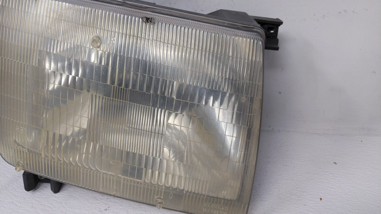 2000-2001 Nissan Xterra Passenger Right Oem Head Light Headlight Lamp - Oemusedautoparts1.com