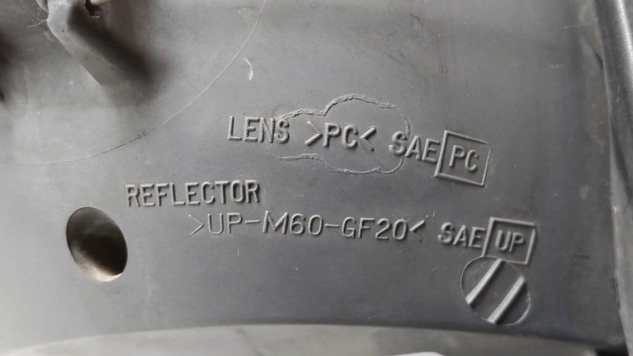 2000-2001 Nissan Xterra Passenger Right Oem Head Light Headlight Lamp - Oemusedautoparts1.com