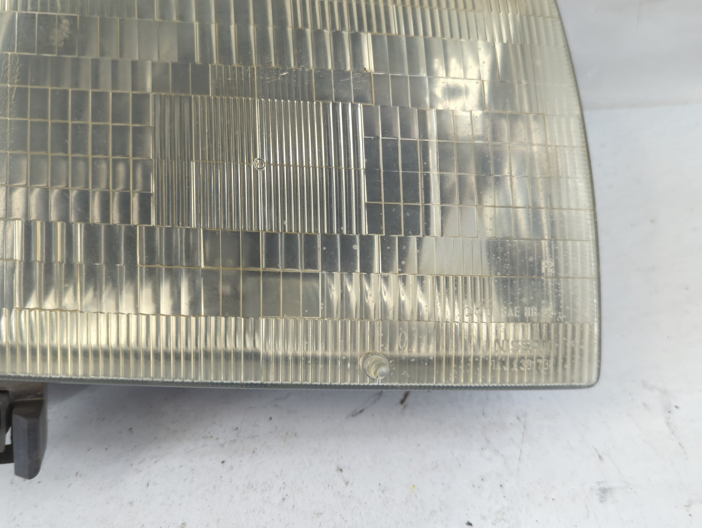 2000-2001 Nissan Xterra Passenger Right Oem Head Light Headlight Lamp - Oemusedautoparts1.com