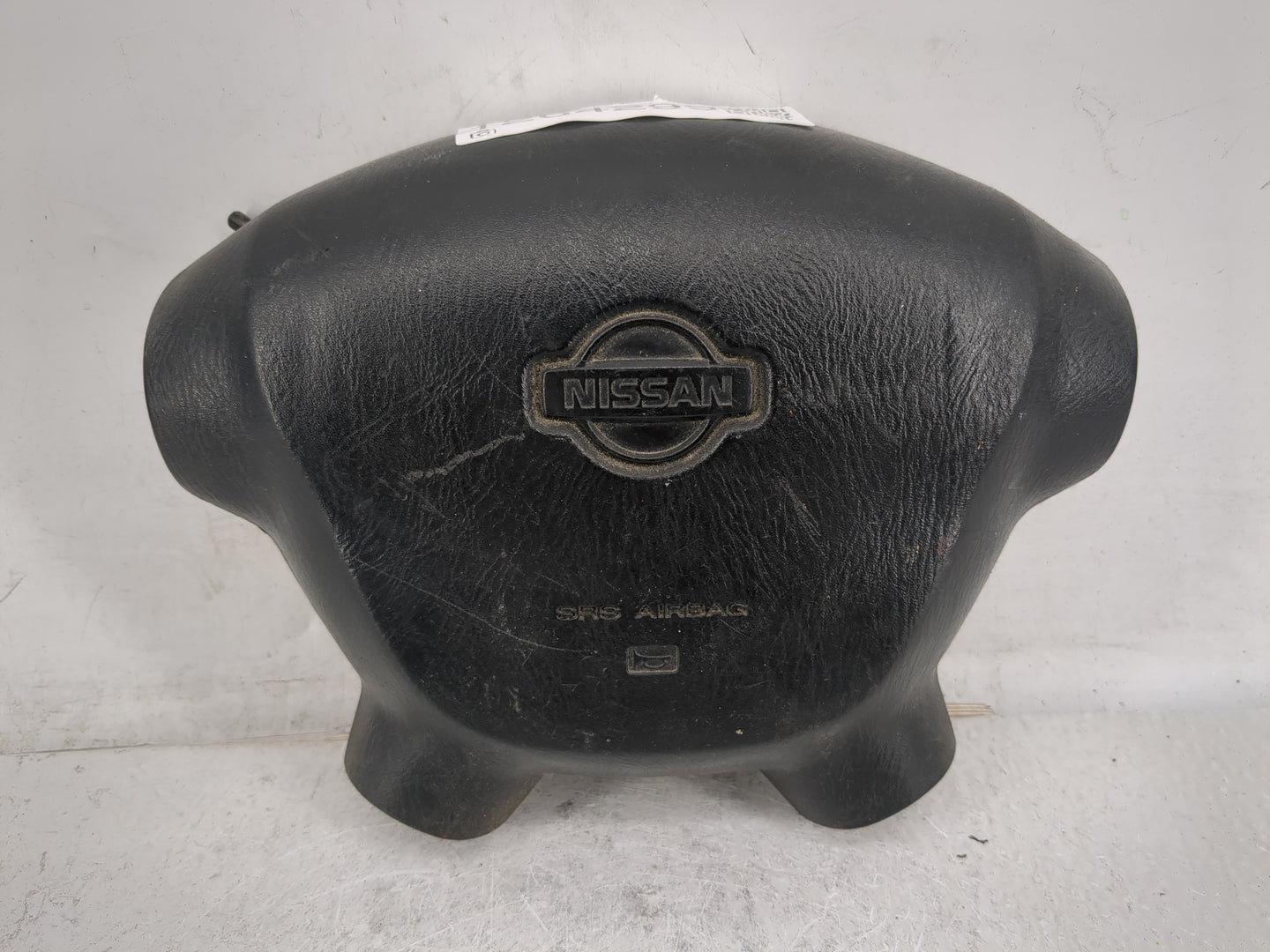 2001 Nissan Xterra Air Bag Driver Left Steering Wheel Mounted Fits OEM Used Auto Parts - Oemusedautoparts1.com