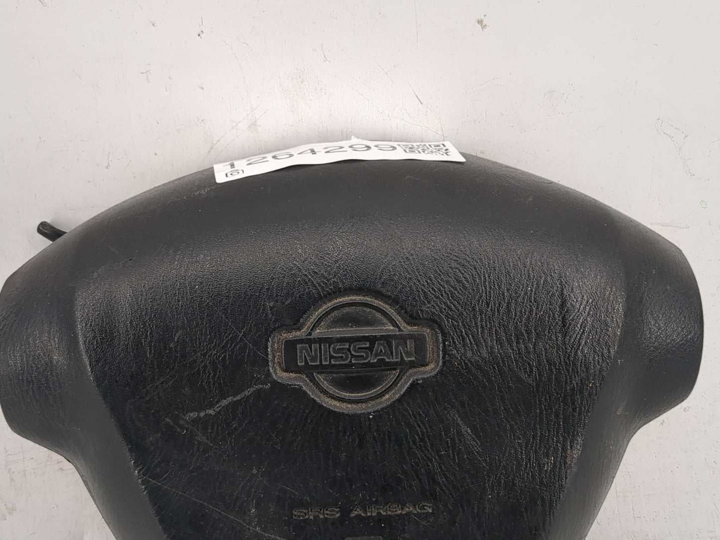 2001 Nissan Xterra Air Bag Driver Left Steering Wheel Mounted Fits OEM Used Auto Parts - Oemusedautoparts1.com