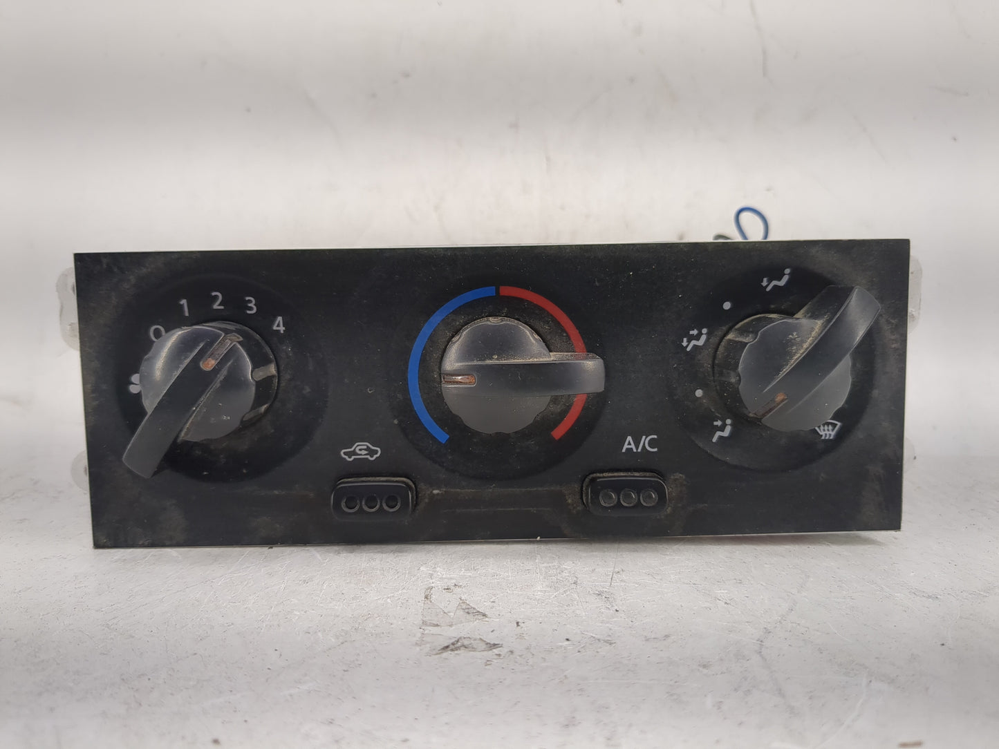 2001 Nissan Xterra Climate Control Module Temperature AC/Heater Replacement Fits Fits 2002 OEM Used Auto Parts - Oemusedauto