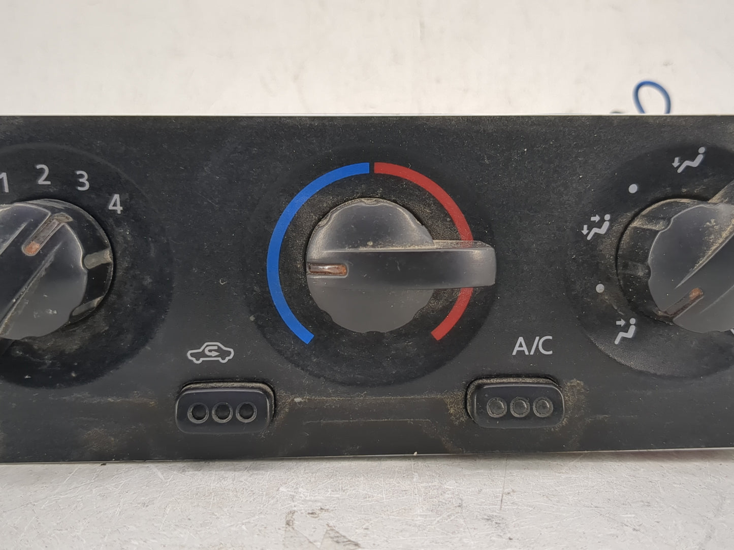 2001 Nissan Xterra Climate Control Module Temperature AC/Heater Replacement Fits Fits 2002 OEM Used Auto Parts - Oemusedauto